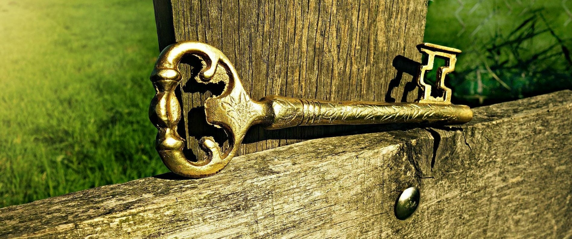Ключ золотая жила. Красивый старинный ключ. Золотой ключ. Ключик на удачу. Ключ сказочный.